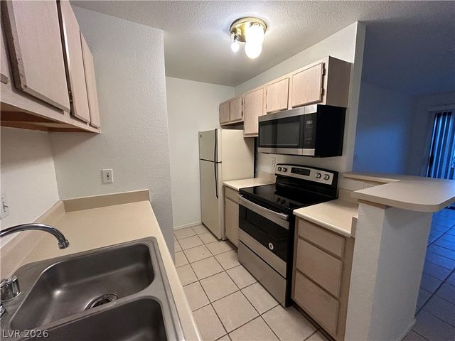 5111 Lindell Road 103, Las Vegas, NV 89118