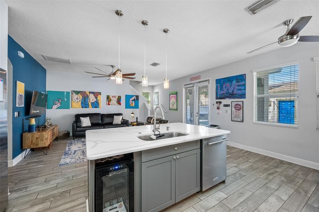 827 12TH AVENUE S, St Petersburg, FL 33701