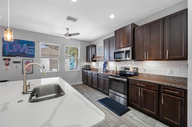 827 12TH AVENUE S, St Petersburg, FL 33701