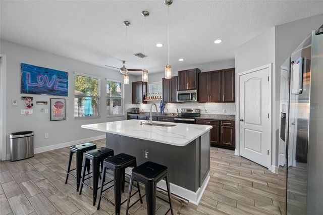 827 12TH AVENUE S, St Petersburg, FL 33701