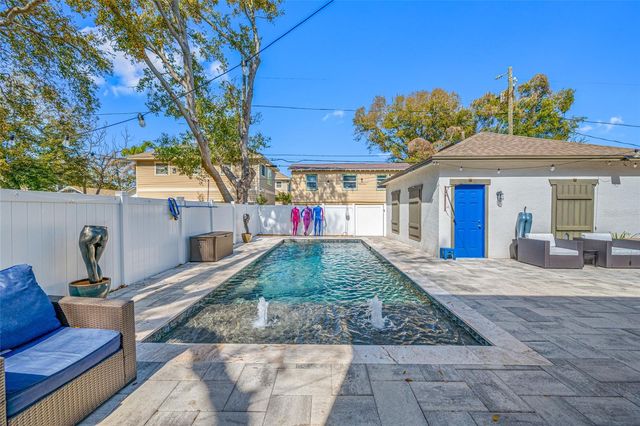 827 12TH AVENUE S, St Petersburg, FL 33701