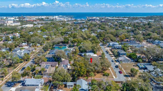 827 12TH AVENUE S, St Petersburg, FL 33701