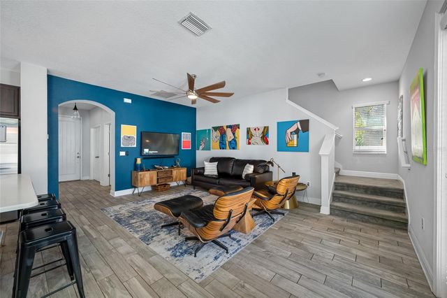 827 12TH AVENUE S, St Petersburg, FL 33701