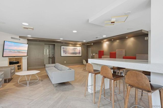 1240 India St 2005, San Diego, CA 92101