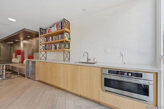 1240 India St 2005, San Diego, CA 92101