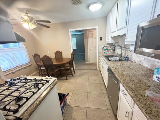 3012 Melbourne Street, Houston, TX 77026