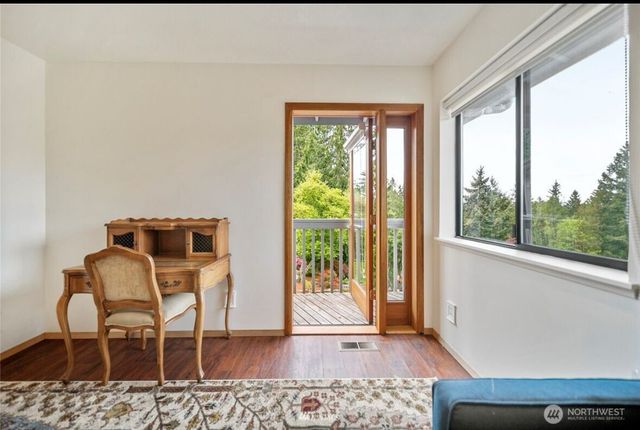739 NE Woods Court, Bremerton, WA 98311
