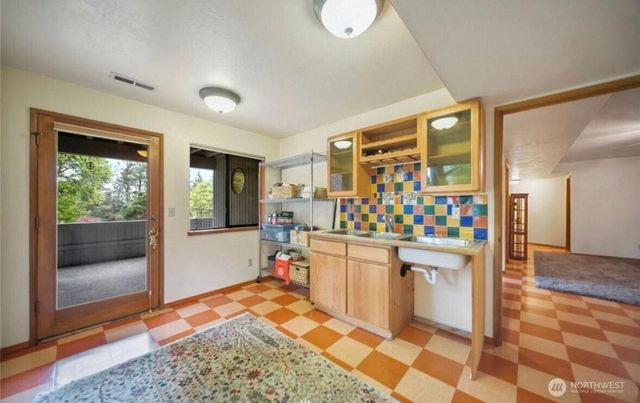 739 NE Woods Court, Bremerton, WA 98311