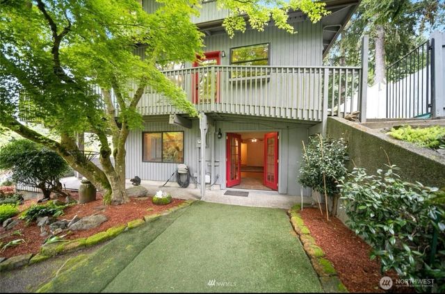 739 NE Woods Court, Bremerton, WA 98311