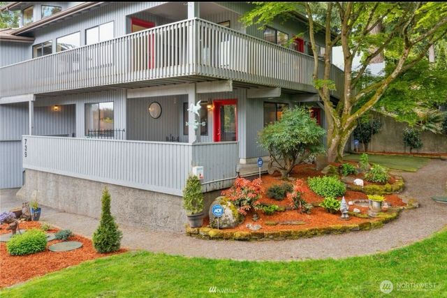 739 NE Woods Court, Bremerton, WA 98311