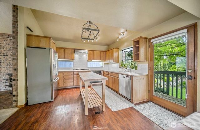 739 NE Woods Court, Bremerton, WA 98311