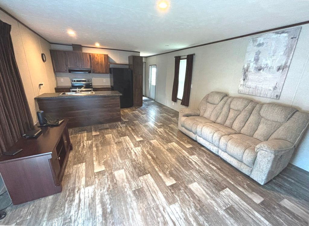 Image 2 of property listing at 1964 Dogwood Lane, Centralia, IL 62801