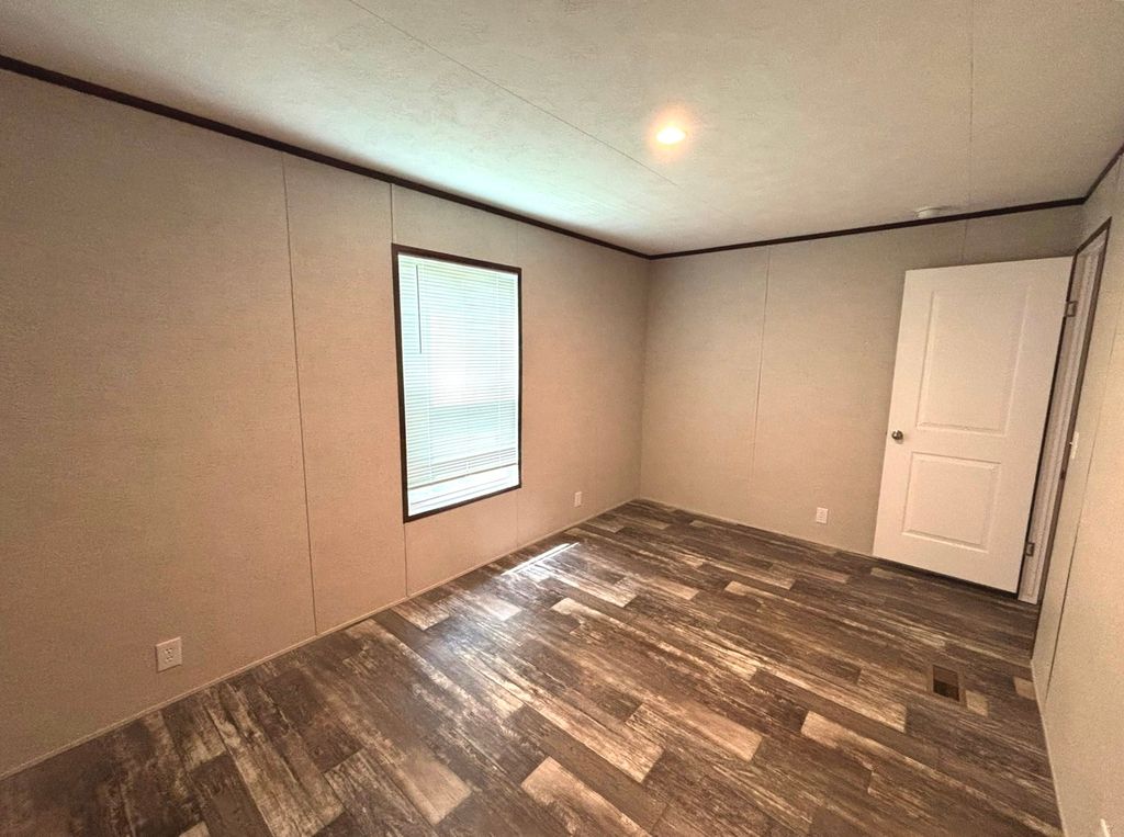 Image 11 of property listing at 1964 Dogwood Lane, Centralia, IL 62801