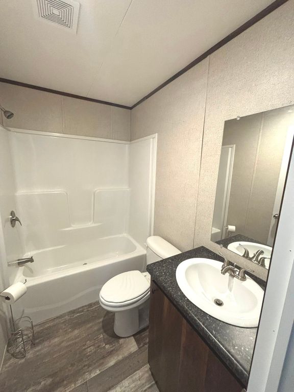 Image 13 of property listing at 1964 Dogwood Lane, Centralia, IL 62801