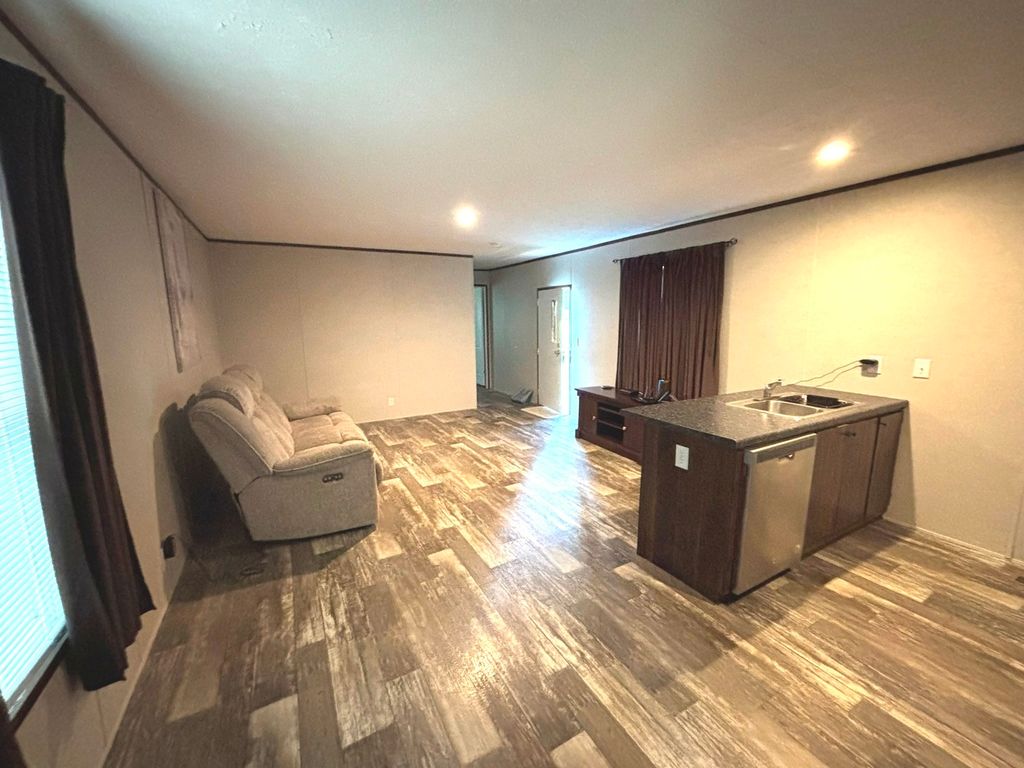 Image 3 of property listing at 1964 Dogwood Lane, Centralia, IL 62801