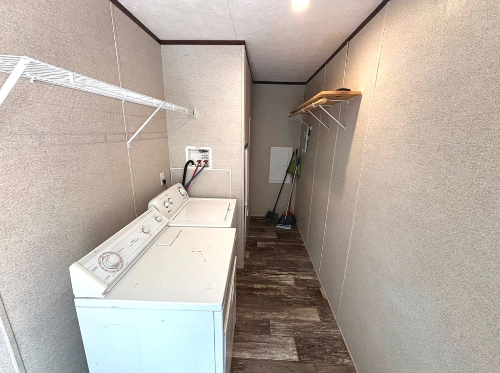 Image 10 of property listing at 1964 Dogwood Lane, Centralia, IL 62801