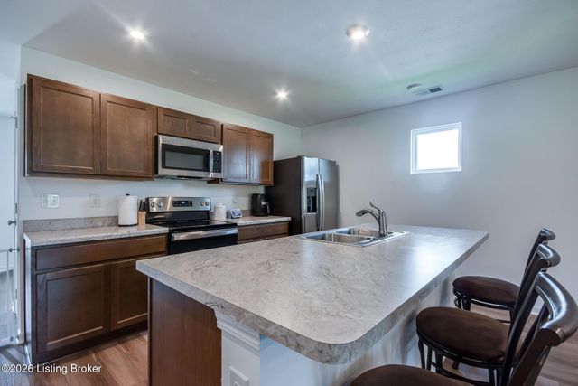 104 Bethel Springs Dr, Mt Washington, KY 40047