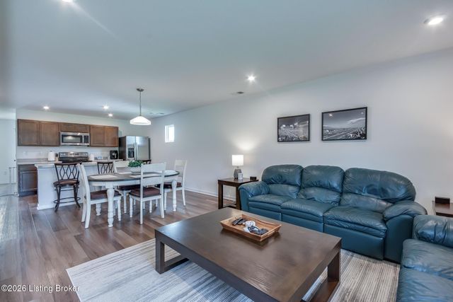 104 Bethel Springs Dr, Mt Washington, KY 40047