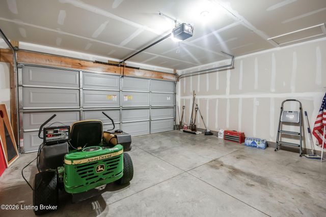 104 Bethel Springs Dr, Mt Washington, KY 40047