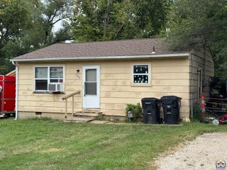 1708 SE 24th ST, Topeka, KS 66605