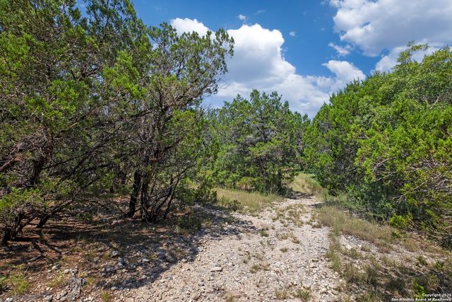 13931 Old Scenic Loop Rd, Helotes, TX 78023