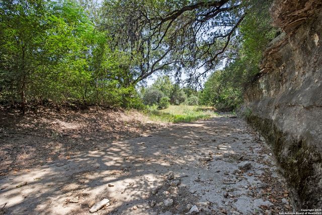 13931 Old Scenic Loop Rd, Helotes, TX 78023