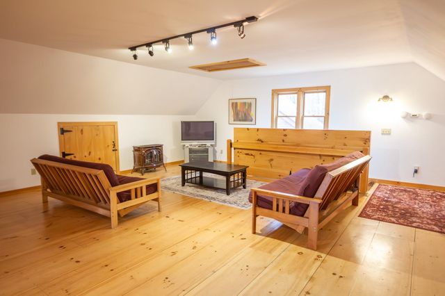 20 Edwin's Pond Road, Rochester, VT 05767