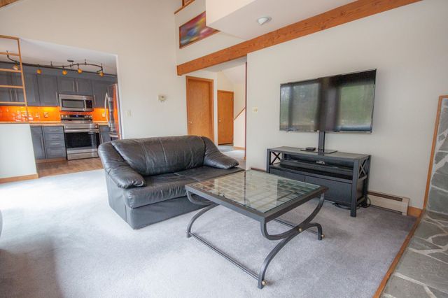 20 Edwin's Pond Road, Rochester, VT 05767