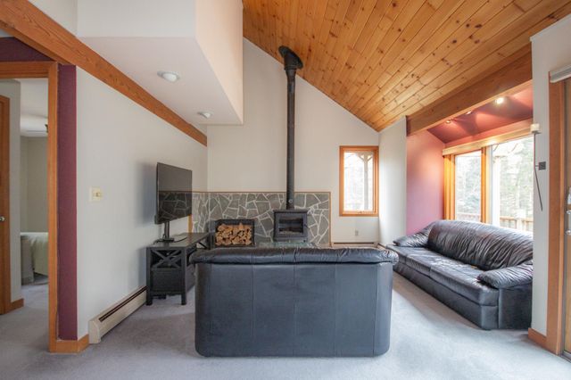 20 Edwin's Pond Road, Rochester, VT 05767