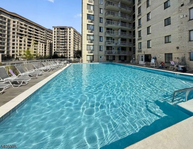 307 Prospect Ave 17D, Hackensack City, NJ 07601