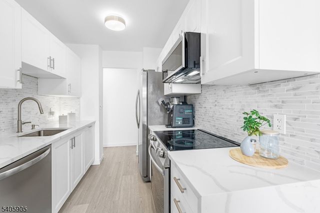 307 Prospect Ave 17D, Hackensack City, NJ 07601