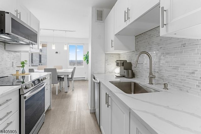 307 Prospect Ave 17D, Hackensack City, NJ 07601