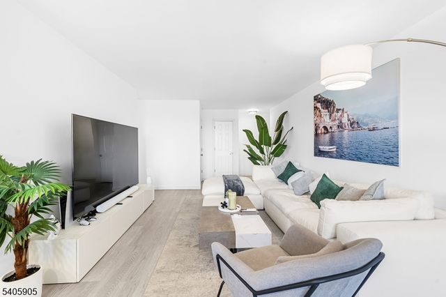 307 Prospect Ave 17D, Hackensack City, NJ 07601