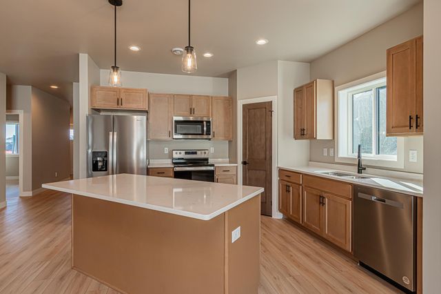 5846 James Drive W, West Fargo, ND 58078