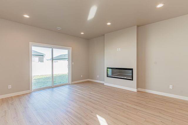 5846 James Drive W, West Fargo, ND 58078