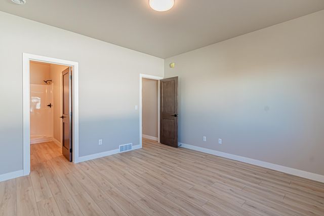 5846 James Drive W, West Fargo, ND 58078