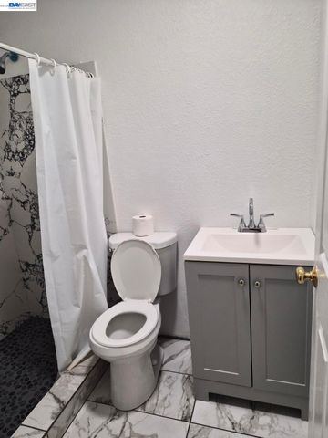 409 Worth St, Oakland, CA 94603