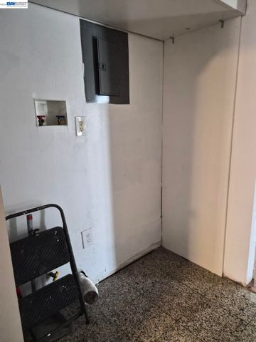 409 Worth St, Oakland, CA 94603