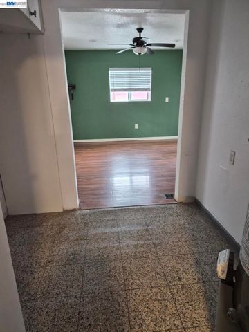409 Worth St, Oakland, CA 94603