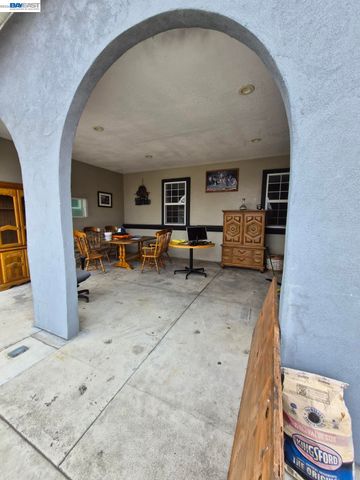 409 Worth St, Oakland, CA 94603