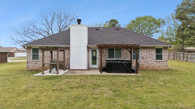 2804 S 26th Street, Muskogee, OK 74401