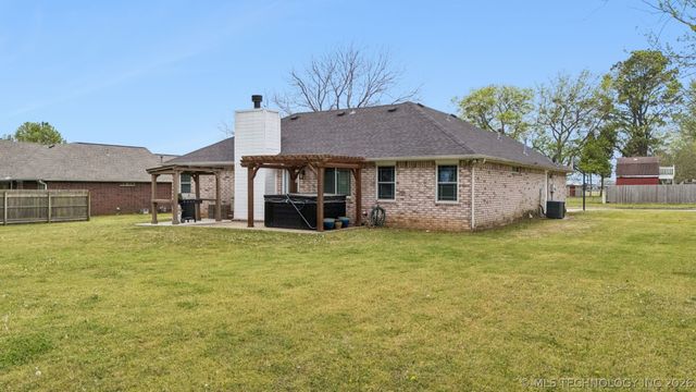 2804 S 26th Street, Muskogee, OK 74401