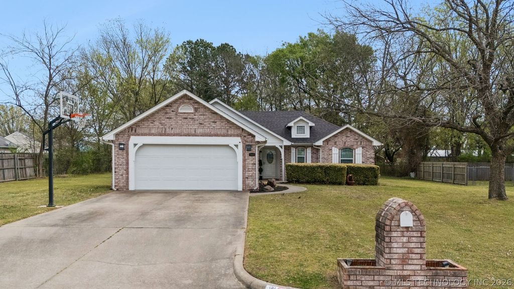 2804 S 26th Street, Muskogee, OK 74401