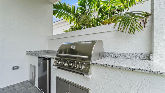13254 Artisan Circle, Palm Beach Gardens, FL 33418
