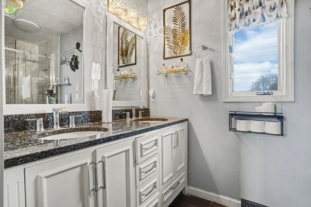 1524 Garrison Road, Roosevelt Park City, MI 49441
