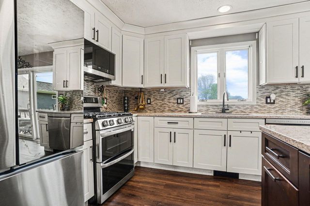 1524 Garrison Road, Roosevelt Park City, MI 49441