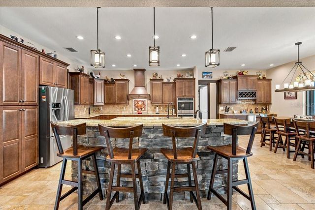 408 HAWK TALON DRIVE, Lithia, FL 33547