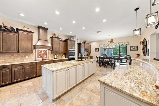 408 HAWK TALON DRIVE, Lithia, FL 33547