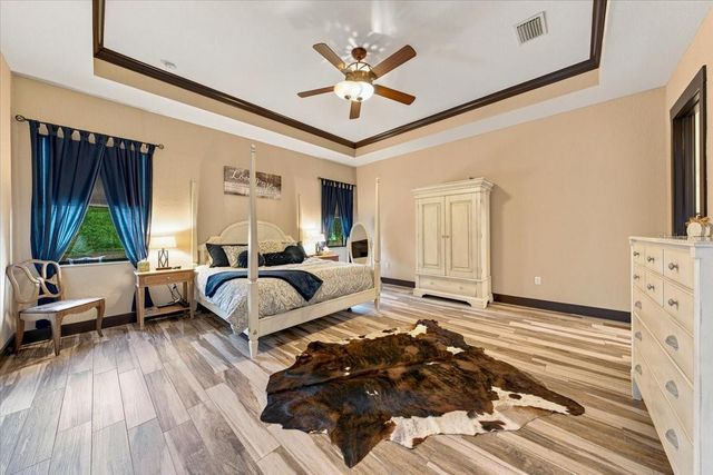 408 HAWK TALON DRIVE, Lithia, FL 33547