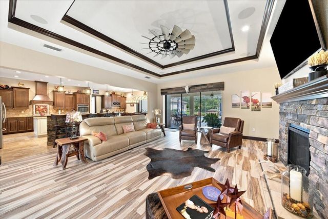 408 HAWK TALON DRIVE, Lithia, FL 33547